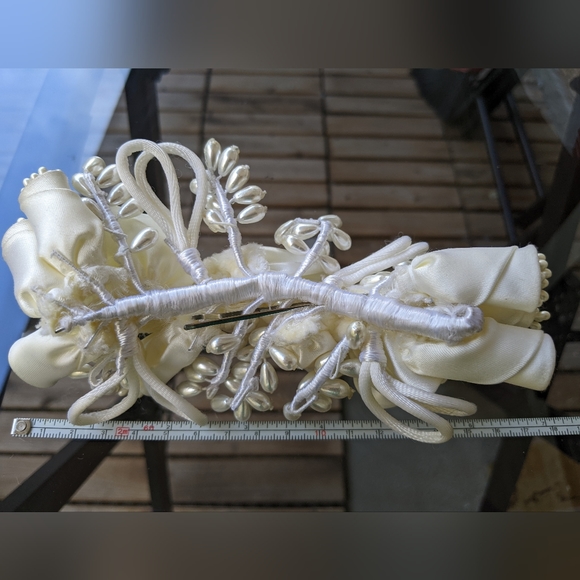 dress and accessories - Picture 10 of 13